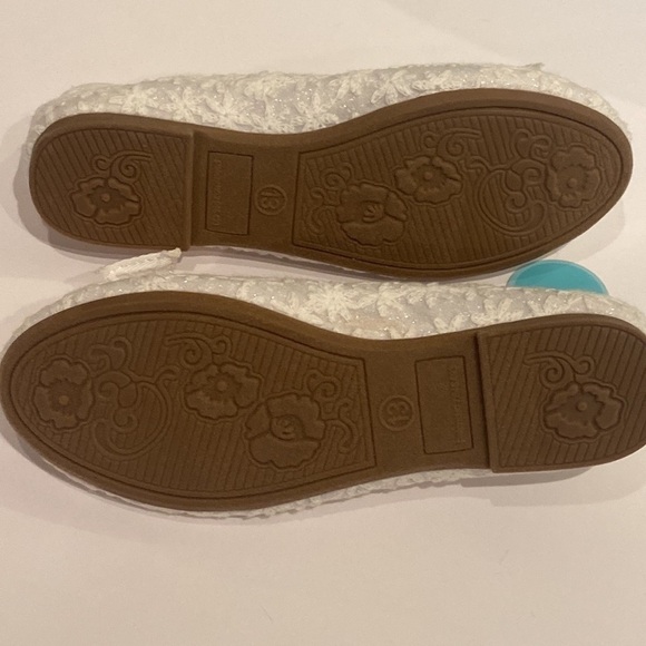 White sparkly toddler girls size 13 dress shoes nwt bow flowers - Picture 12 of 12